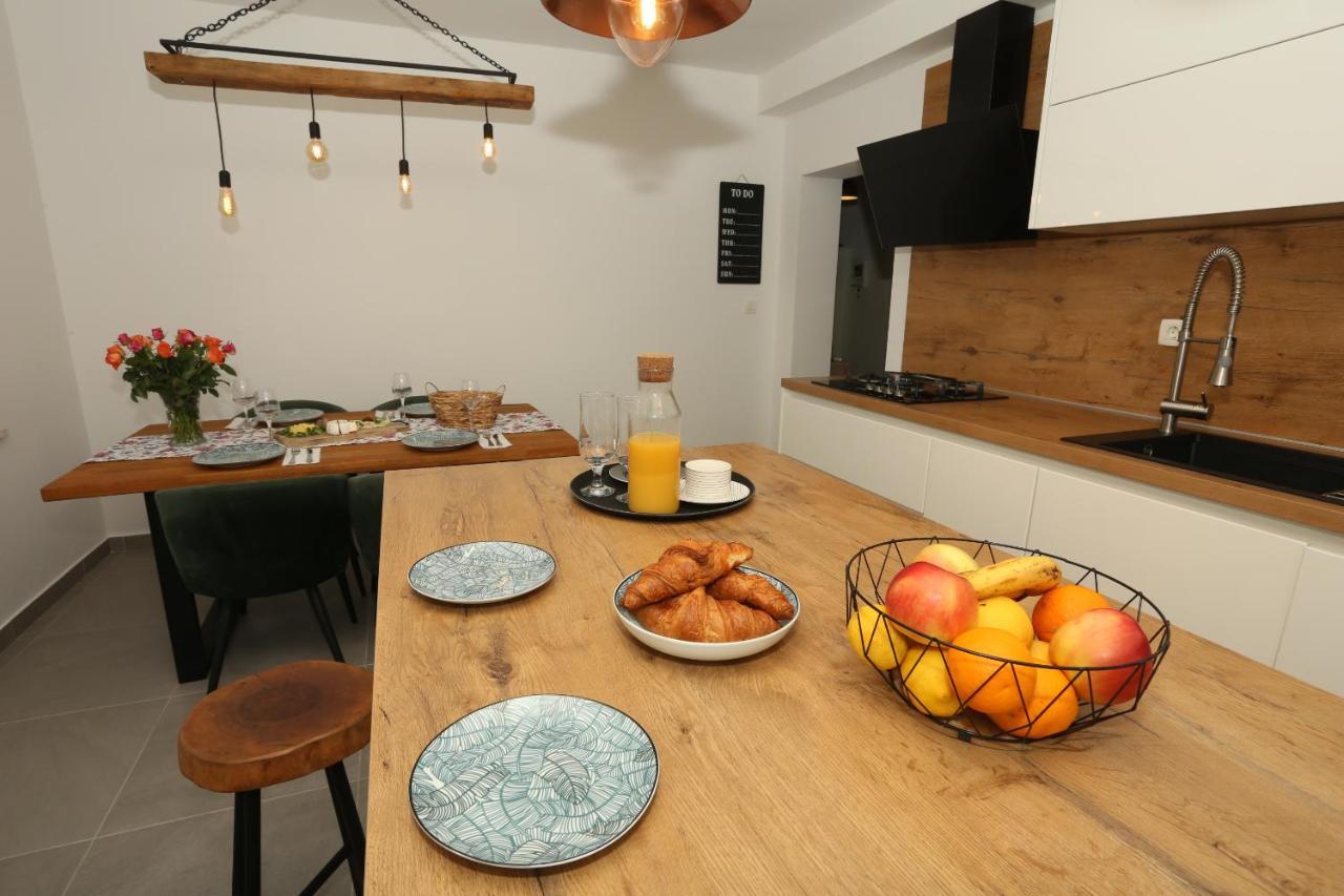 Apartman Luce Трогир Екстериор снимка